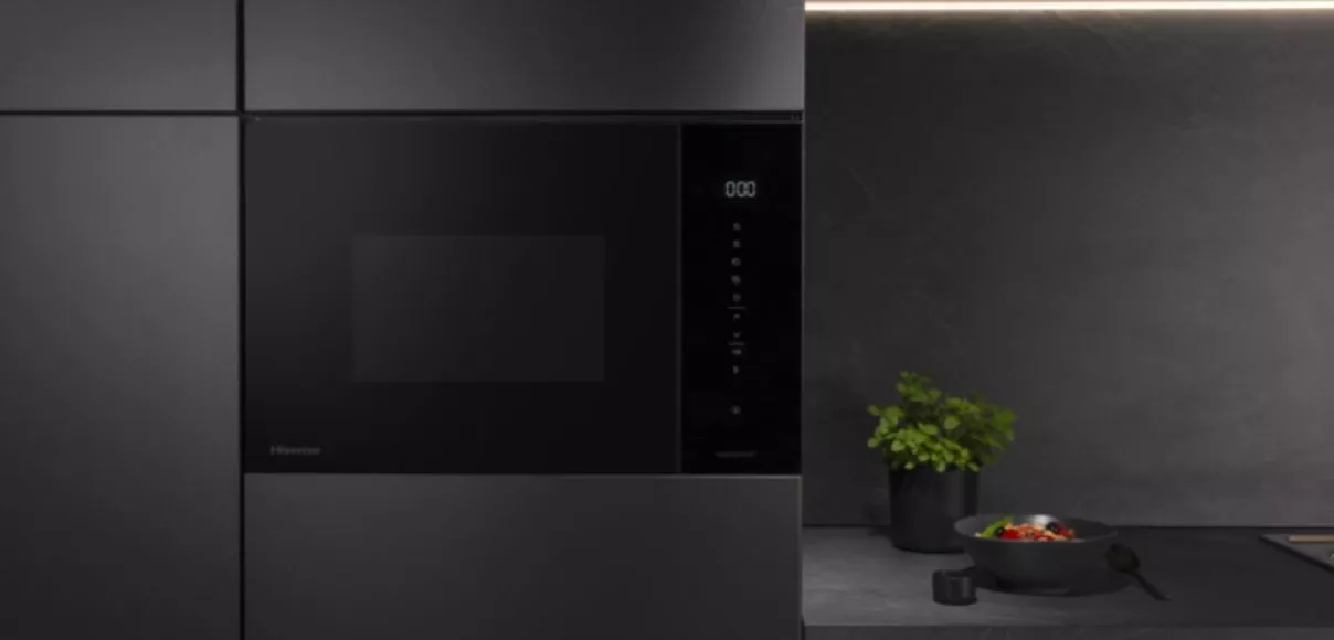 Vstavan&aacute; mikrovlnn&aacute; r&uacute;ra s grilom Hisense BIM325GI63DBG