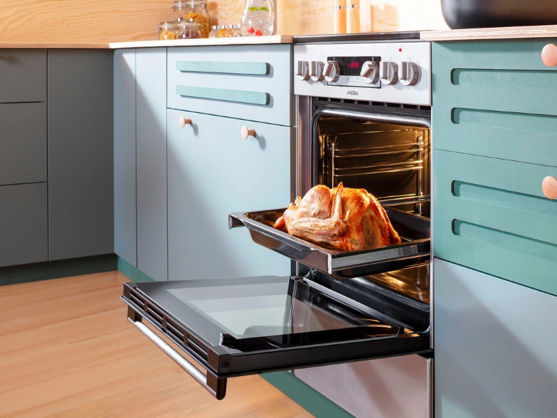 R&uacute;ra spor&aacute;ka Mora IS 8688 DW disponuje teleskopick&yacute;mi ro&scaron;tami, ktopr&eacute; sa staraj&uacute; o mimoriadne ľahk&uacute; manipul&aacute;ciu s hor&uacute;cimi pek&aacute;čmi.