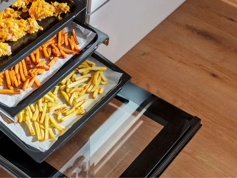 Teplovzdu&scaron;n&eacute; fritovanie v Mora VT 544 DB v&aacute;m umožn&iacute; ma&scaron;krtiť bez v&yacute;čitiek