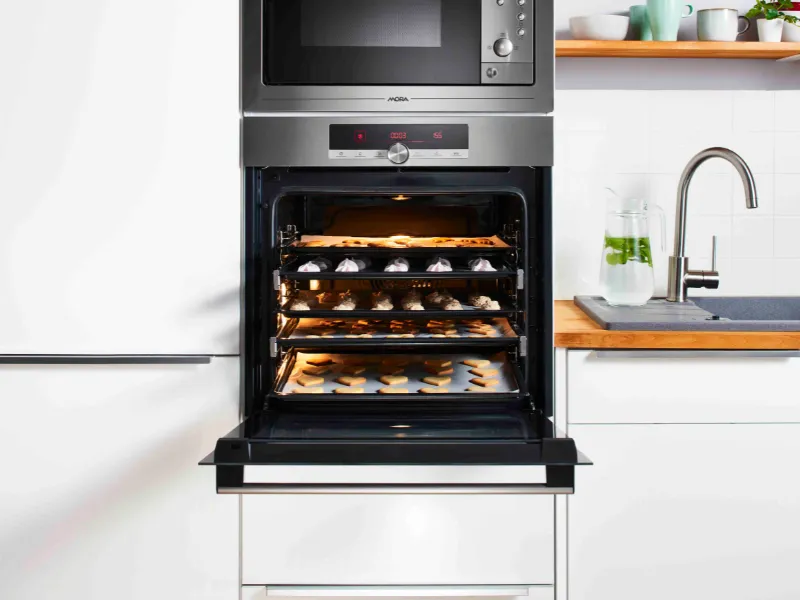 Šetrí váš čas a energiu to je viacúrovňové pečenie v rúre Mora VTS 556 DB