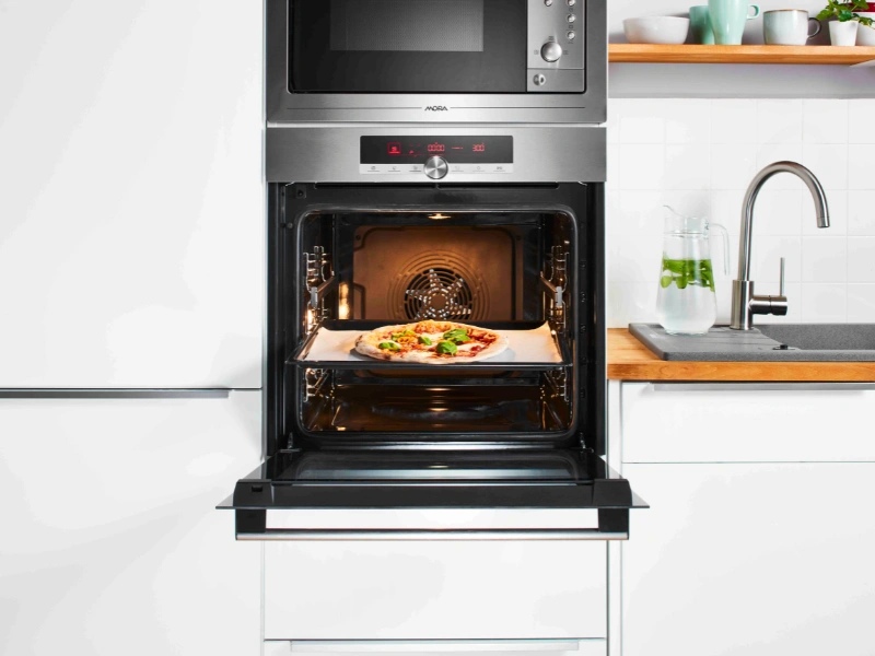 Pripravte si dokonalú pizzu vďaka programu pizza v rúre Mora VTCS 556 BXB