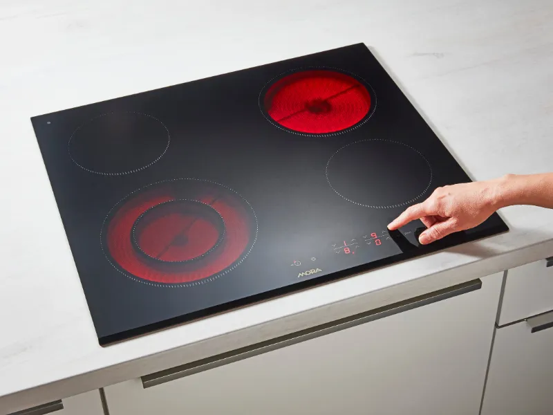 Jednoduch&eacute; dotykov&eacute; ovl&aacute;danie dosky Mora VDST 631 C.