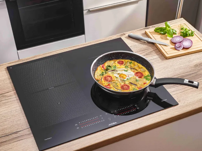 Vďaka veľkej zóne indukčnej varnej dosky Mora VDIS 655 FF s priemerom 23 cm rýchlo zabudnete na nerovnomerný ohrev, studené miesta aj nepohodlie pri varení.