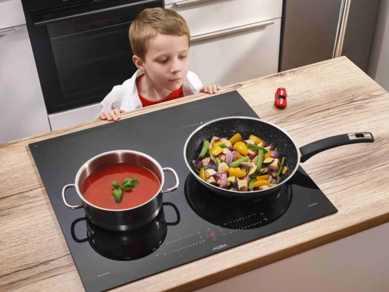 Zoznámte sa s indukčnou doskou Mora VDIS 655 FF a jej detským zámkom.