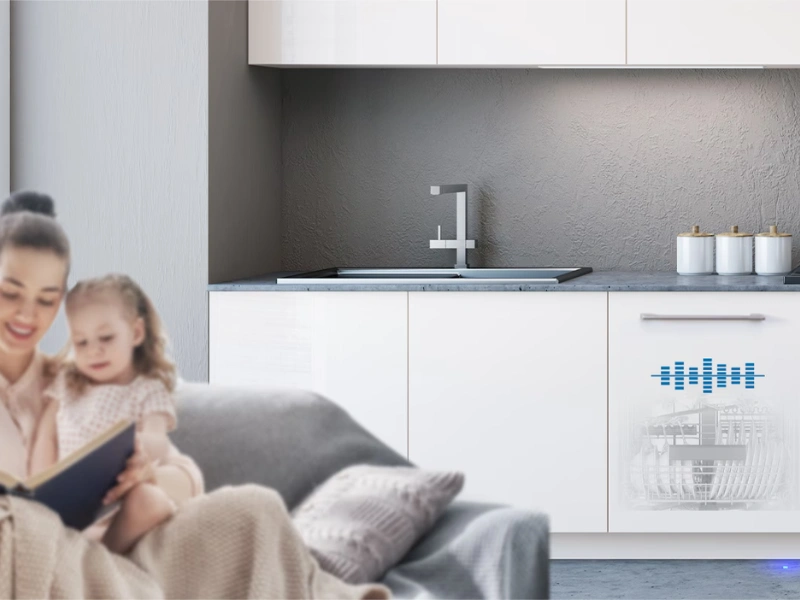 Umývačka riadu Samsung DW60A8070US/EO s programom Extra Silence pracuje v atmosfére tichšej než v knižnici.