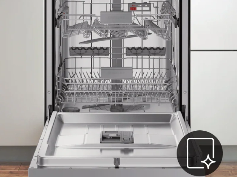 Funkcia Self Clean odstráni nečistoty zvnútra umývačky Samsung DW60CG550FSRET.