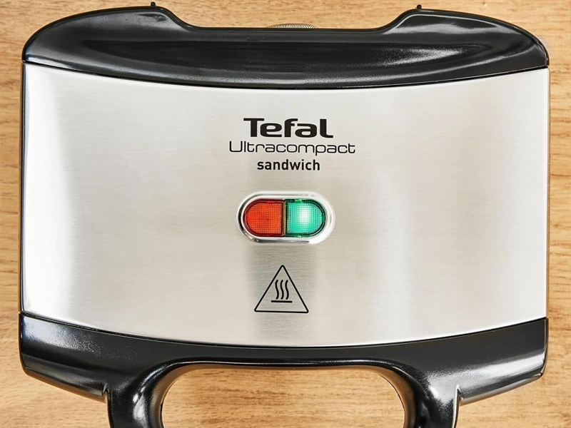 Tefal_SM1552_sendvicovac_kontrolky