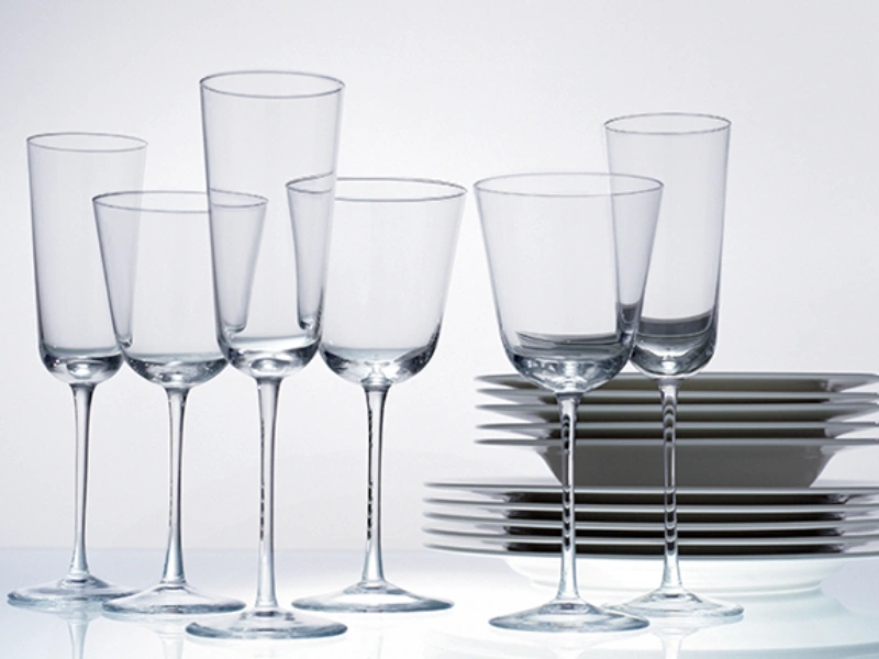 Brilantná čistota bez poškodenia to je prísľub umývačky Whirlpool WSIC 3M27 C s cyklom krehké.