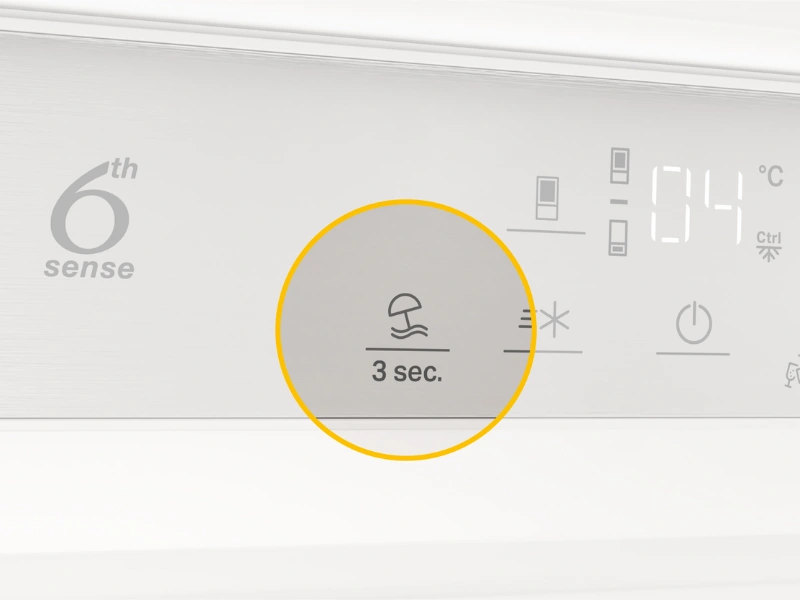 Funkcia Holiday Mode počas vašej neprítomnosti vypne chladničku Whirlpool SW8 AM2C XR2 a pomôže vám tak ušetriť na účte za elektrinu.