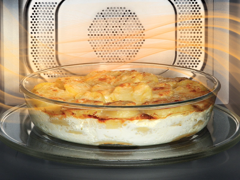 Mikrovlnka Whirlpool WMN14BW s grilom vám za pár minút vykúzli dokonalú zlatistú a chrumkavú kôrku, zatiaľ čo mikrovlny jedlo rýchlo prehrejú.