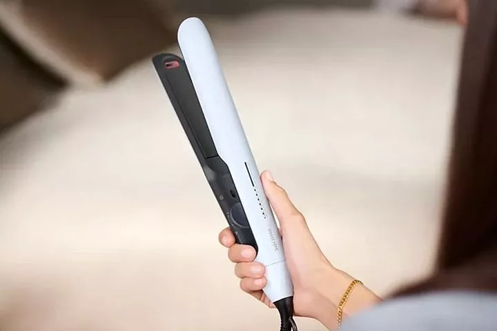Žehlička na vlasy Philips s teplotným rozsahom od 120 °C až do 230 °C