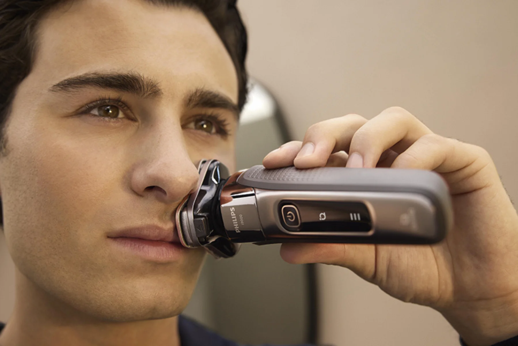 Holiaci strojček pánsky PHILIPS X9002/10 senzor power adapt