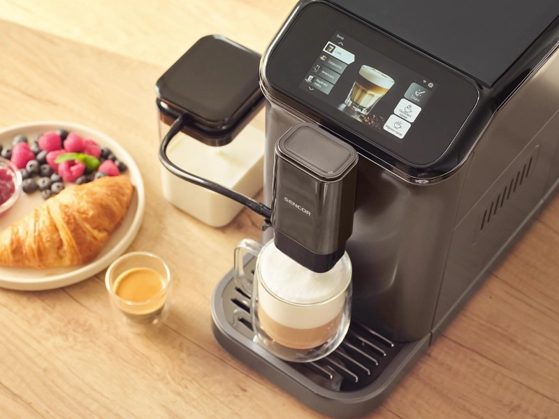 Plne automatický SMART kávovar Sencor SES 8500BK - široký výber nápojov.