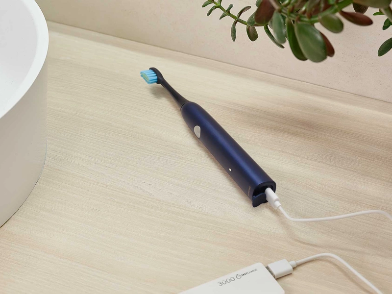 Elektrická sonická zubná kefka SOC 4012BL - dlhá výdrž batérie.