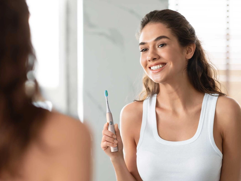 Elektrická sonická zubná kefka Sencor SOC 4013GD - 2 režimy.