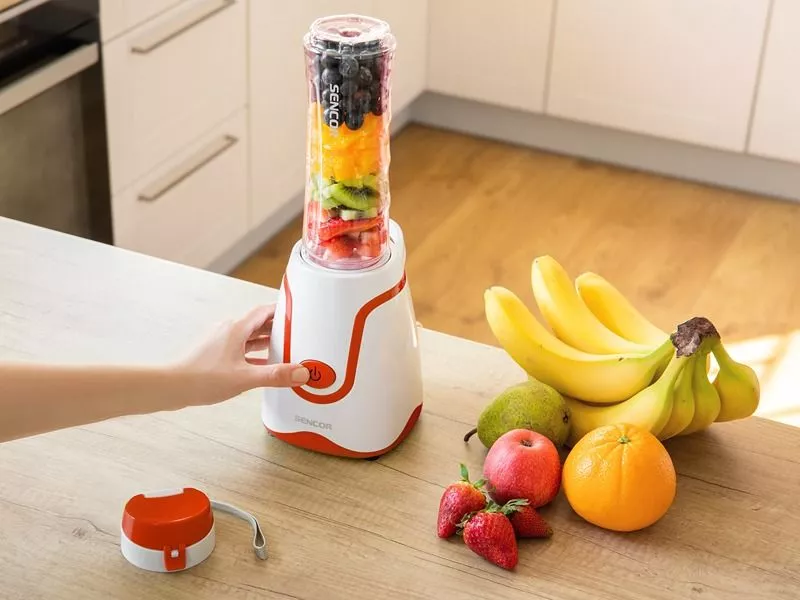 Smoothie mix&eacute;r Sencor na pr&iacute;pravu &scaron;tiav z čerstv&eacute;ho ovocia