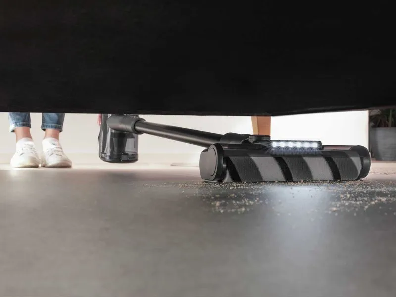 Hĺbkové vysávanie s leštiacou funkciou a osvetlením