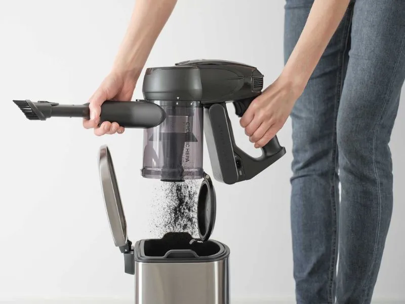 Tyčov vysvač AKU zbern ndoba.