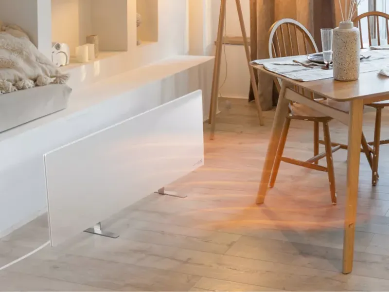 Sálavé teplo infrapanelu AENO GH5S ohrieva nielen vzduch, ale aj okolité predmety, vďaka čomu príjemné teplo pretrvá dlhšie, aj keď vypnete ohrev.
