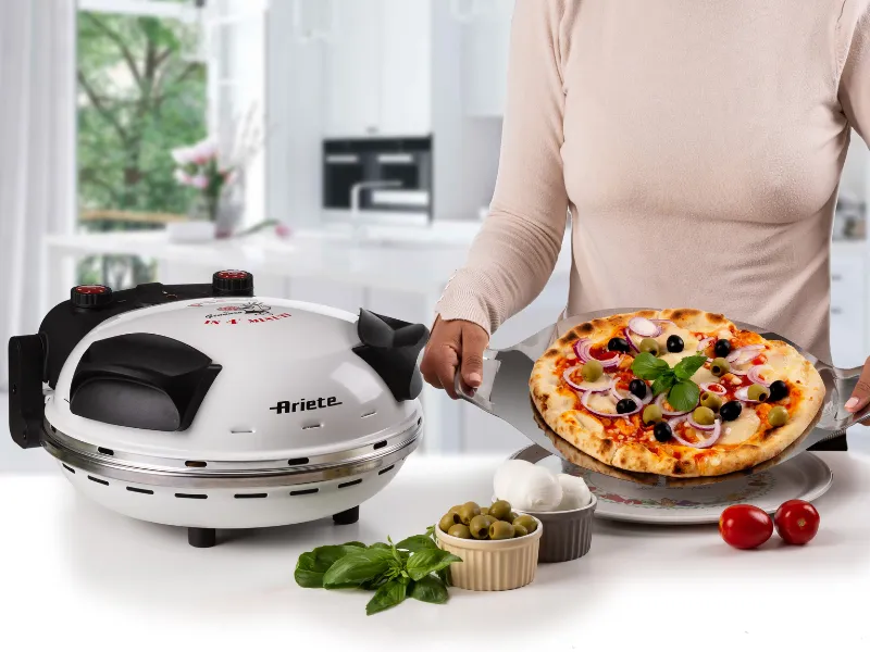 Mrazenú pizzu v peci Ariete ART 918 pripravíte už za neuveriteľné 2 minúty.