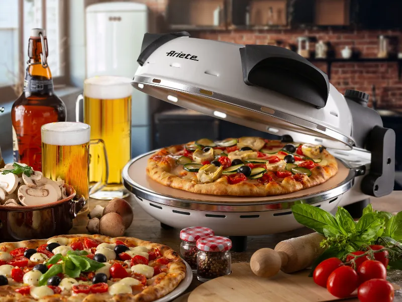 Vďaka kombinácii vysokej teploty až 400 °C a žiaruvzdornej kamennej dosky pizza pece Ariete ART 918 pripravíte čerstvú pizzu za 4 minúty.