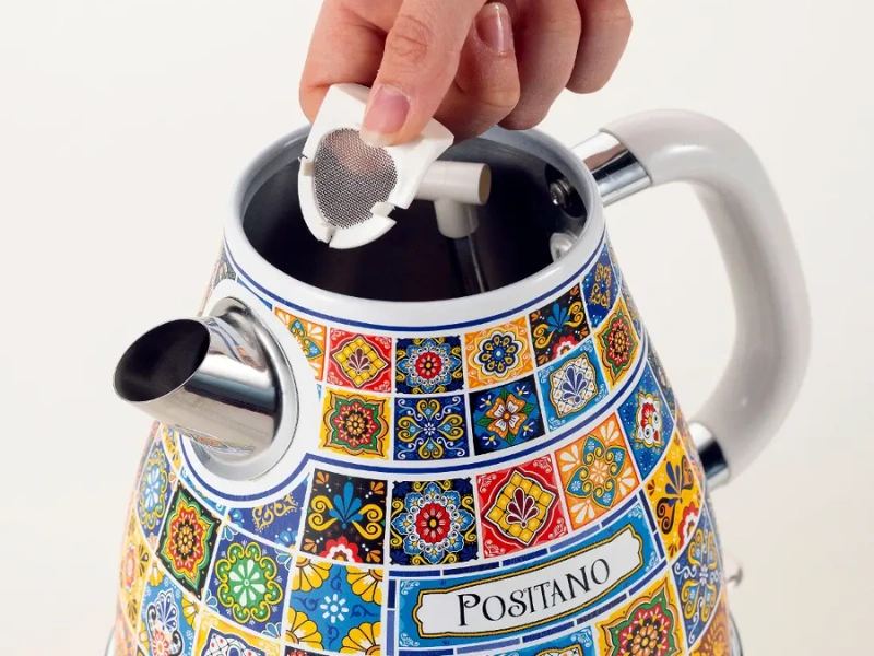 Odn&iacute;mateľn&yacute; filter uľahčuje &uacute;držbu kanvice Ariete Positano 2869/PO.