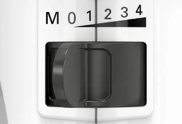 Voliteľná rýchlosť pre lepšiu kontrolu nad šľahaním.