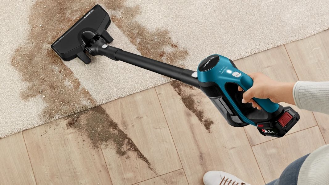 Bosch BBS611LAG Unlimited 6 vys&aacute;va &scaron;pinu z koberca a podlahy