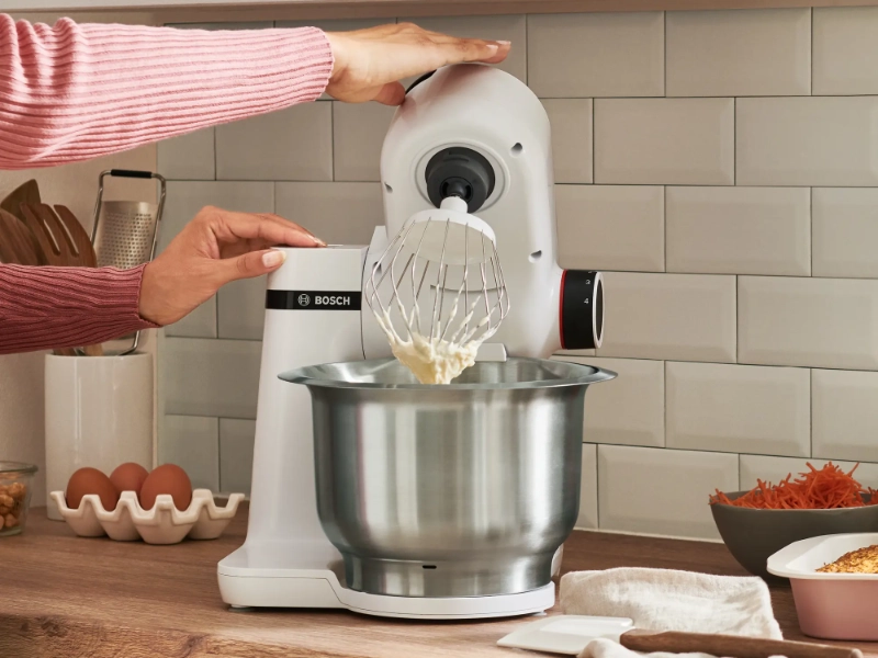 Kuchynský robot Bosch MUMS2EW00 Serie 2 MUM so šľahacou metličkou