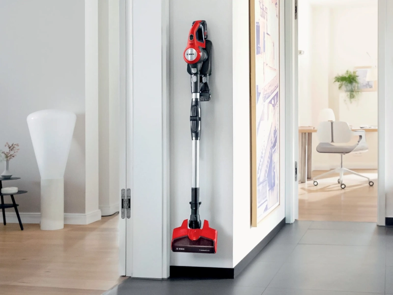Bosch Unlimited 7 ProAnimal v dokovacej stanici
