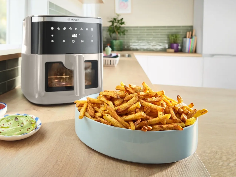 Zdravšie hranolky pripravené v teplovzdušnej fritéze Bosch MAF671C0 Serie 6