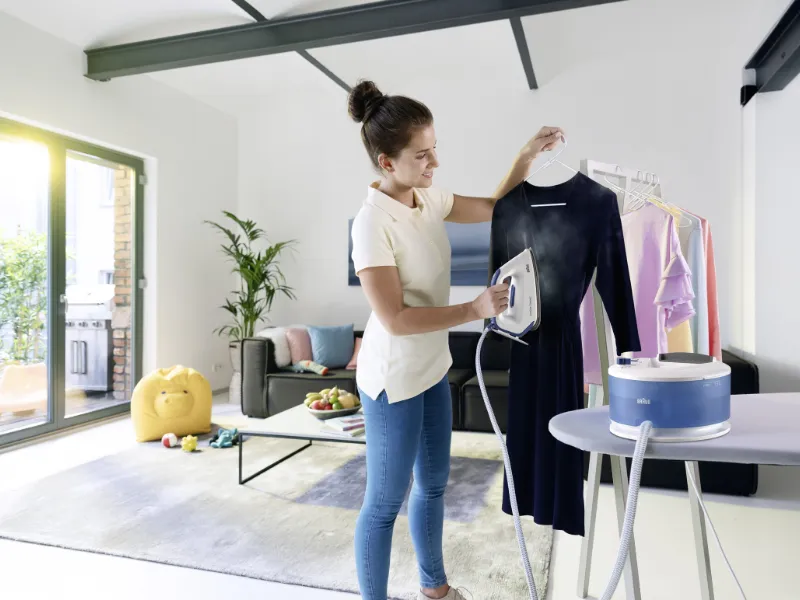 Úsporný ECO režim parného generátora Braun CareStyle Compact IS 2143 BL šetrí energiu bez straty výkonu.