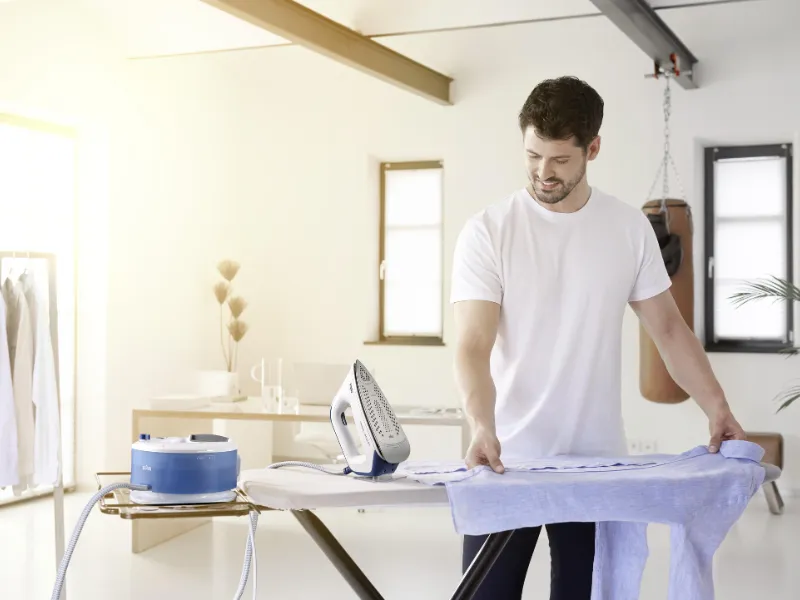 EloxalPlus je najlepšia žehliaca plocha značky Braun s unikátnou kĺzavosťou a až 2x väčšou tvrdosťou ako nehrdzavejúca oceľ.