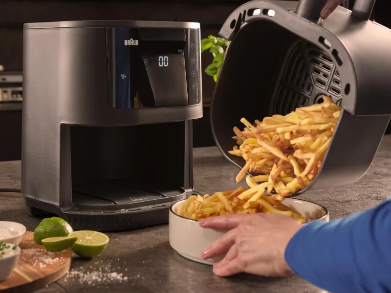 Príprava chutných jedál je s fritézou Braun MultiFry 3 HF3030BK efektívna a zaberie o 50 % menej času.