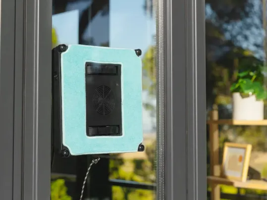 Zárukou dokonale čistých okien pre vás bude handrička z mikrovlákien, ktorá si s nečistotami poradí bez zaváhania.