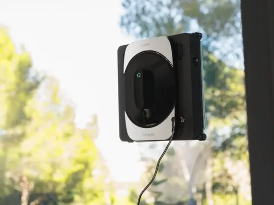 Spoľahnite sa na navigáciu iTech Win Square, ktorá zabezpečí inteligentné a účinné čistenie všetkých sklenených povrchov.