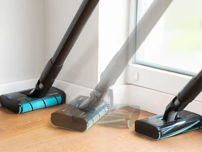 Kefa Jalisco a multifunkčná kefa so silikónovými lamelami - to sú nástroje vysávača Scoba 2100, pomocou ktorých sa účinne zbavíte drobných nečistôt od múky či piesku až po odolnejšie nečistoty v podobe vlasov či chlpov.