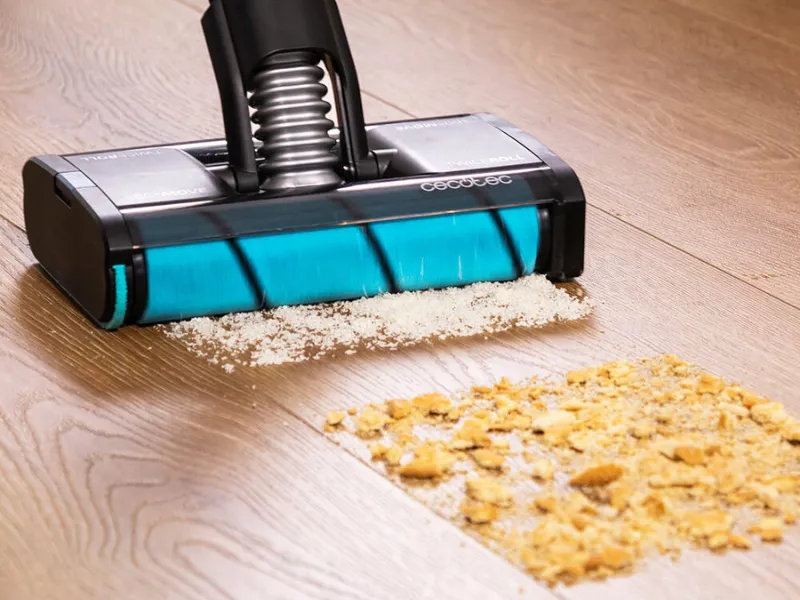 Či už sa doma prechádzate po tvrdých podlahách, alebo mäkkých kobercoch, tyčový vysávač Scoba 2100 ich vďaka technológii Force Sonic zanechá dokonale čisté - bez výnimky.