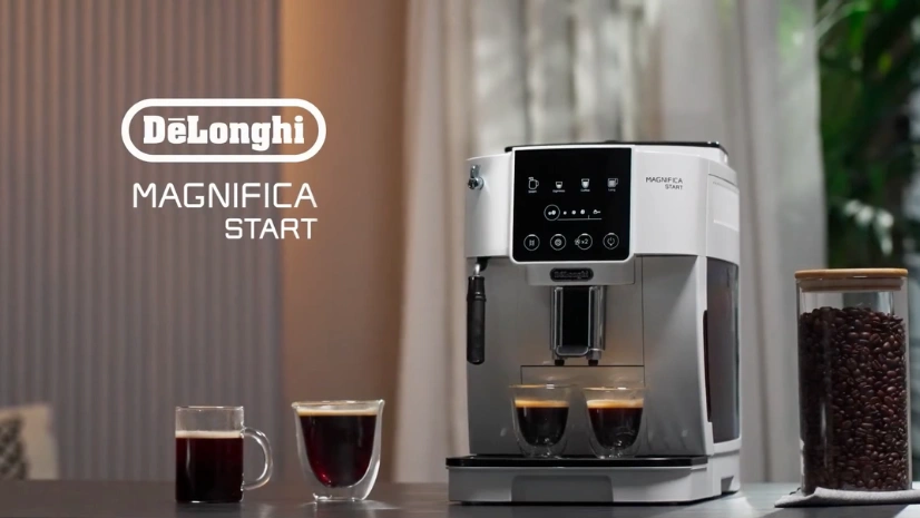 Automatický kávovar De Longhi Magnifica Start ECAM220.20.W v modernej kuchyni
