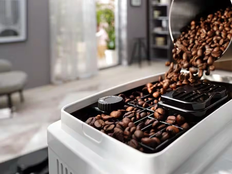 Automatický kávovar De Longhi Magnifica Start ECAM220.20.W integrovaný oceľový mlynček
