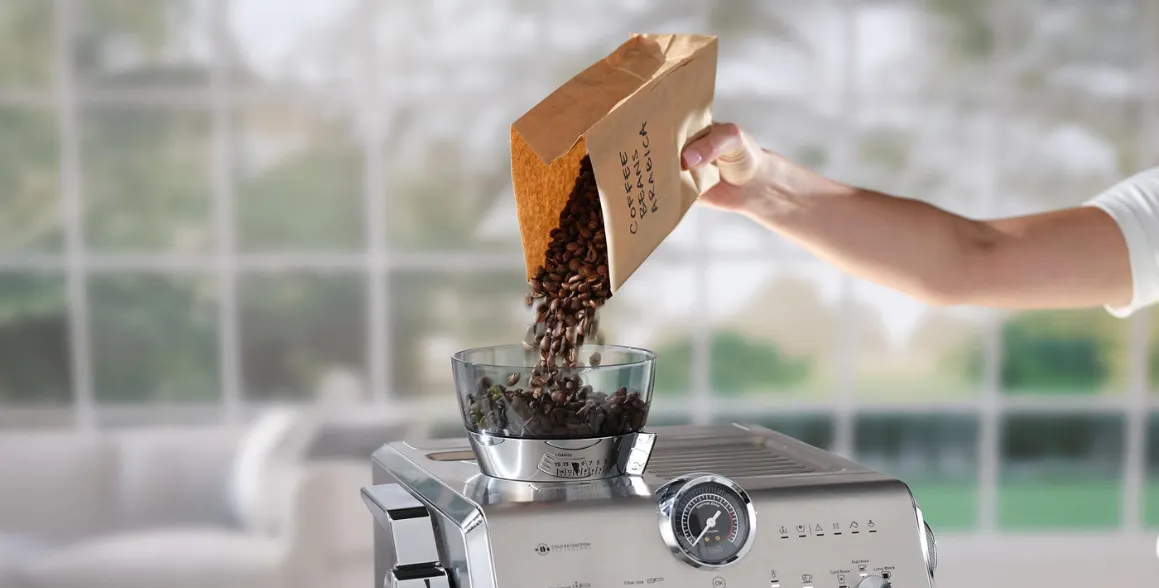 Mlynček kávovaru La Specialista Opera EC9555.M je zárukou vždy dokonale chutnej kávy