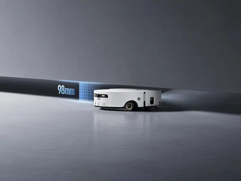 Dreame_Aqua10_Ultra_Roller_Complete_White pod prekážky