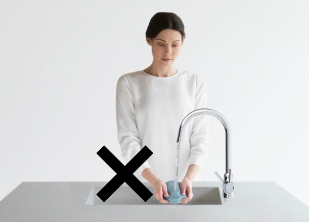 Vďaka výkonnému cyklonovému systému vysávač Dyson Cinetic Big Ball Multifloor 2 nestráca sací výkon a filtre vo vysávači nie je potrebné umývať ani vymieňať.