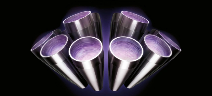 14 cyklónov vytvára odstredivé sily až do 79 000 g, ktoré zachytávajú prach a nečistoty z prúdu vzduchu, takže nedochádza k žiadnej strate sania vysávača Dyson Cyclone V10™ Absolute.