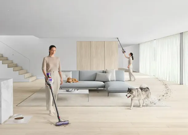 Bohaté príslušestvo rozšíri možnosti vysávača Dyson V8™ Advanced