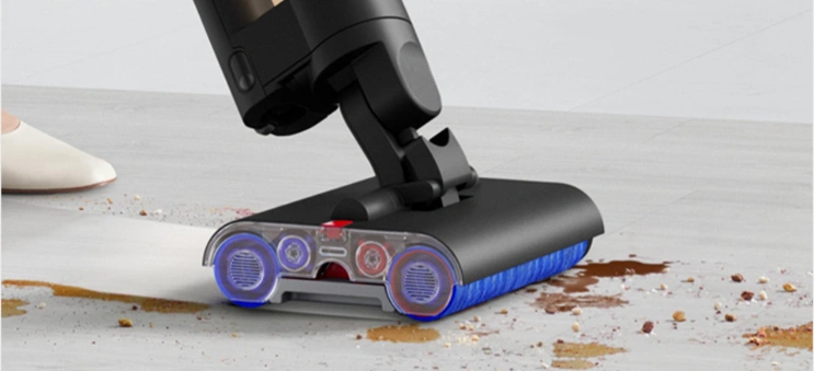 Vďaka dvom motorizovaným protibežným valcom z mikrovláken, Dyson WashG1™ spoľahlivo odstráni mokré a suché nečistoty.