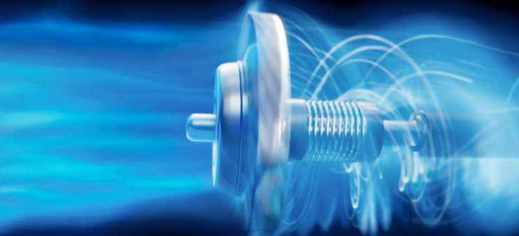 Obežné koleso s 13 lopatkami sa otáča rýchlosťou až 106 000 otáčok za minútu, v dôsledku čoho cez žehličku Dyson Airstrait™ HT01 prechádza až 11,9 litrov vzduchu za sekundu.