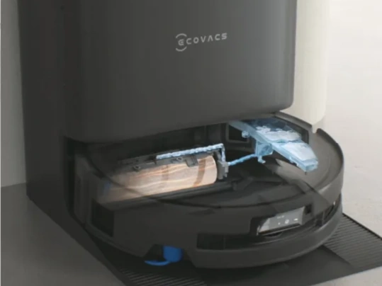 Počas fázy automatického sušenia sa valec vysávača DEEBOT T80S OMNI suší teplým vzduchom s teplotou až 63 °C, pričom už za 2 hodiny je úplne suchý, bez baktérii a zápachu.