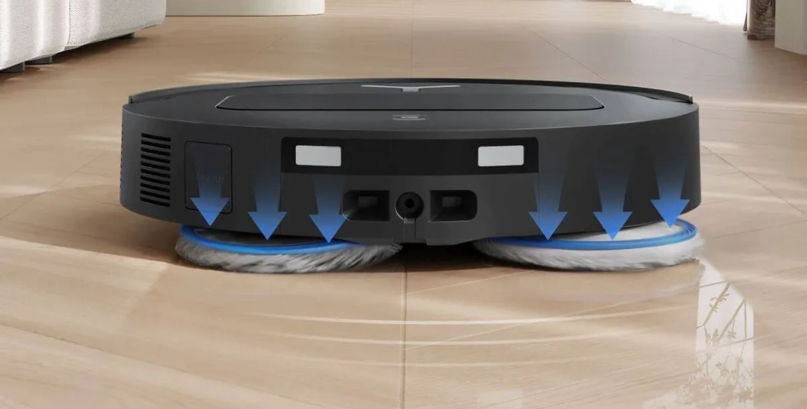 Systém rotujúcich mopov OZMO™ Turbo 2.0 robotického vysávača DEEBOT T50 OMNI Gen3 odstráni z vašej podlahy aj mimoriadne odolné nečistoty.