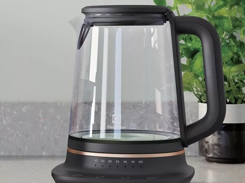 Rýchlovarná kanvica Electrolux s odvápňovacím filtrom